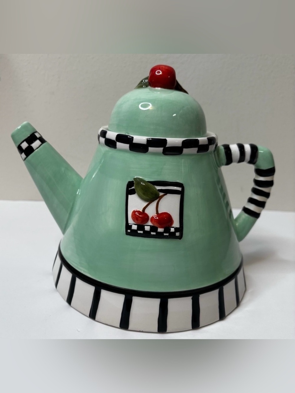 SHIRLEY TEAPOT BY BROWNLOW